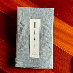 Oake 100% Linen King Pillowsham 20” x 36” Yarn Die NWT Blue